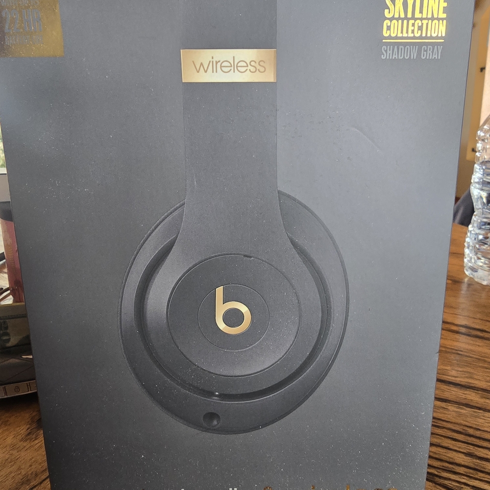 Beats by Dre Wireless Headphones - Shadow Gray